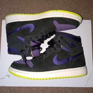 $80 women's size 9 or men's 7 1/2